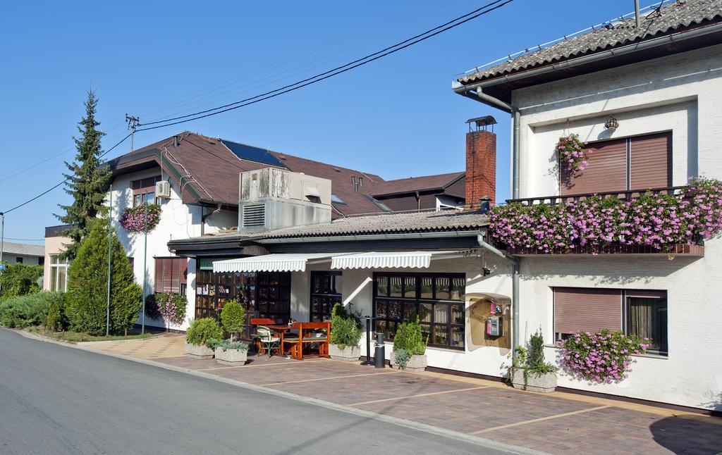 Guesthouse Zganjer Ozalj Ngoại thất bức ảnh