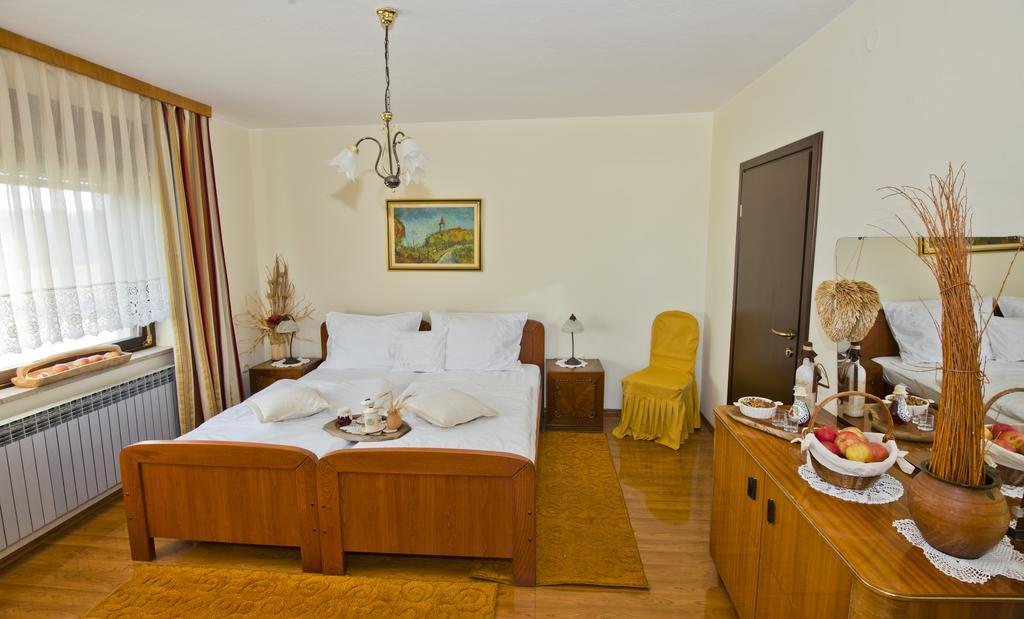 Guesthouse Zganjer Ozalj Phòng bức ảnh