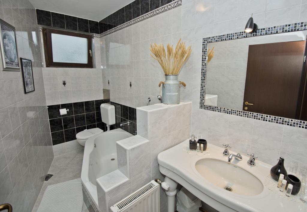 Guesthouse Zganjer Ozalj Phòng bức ảnh